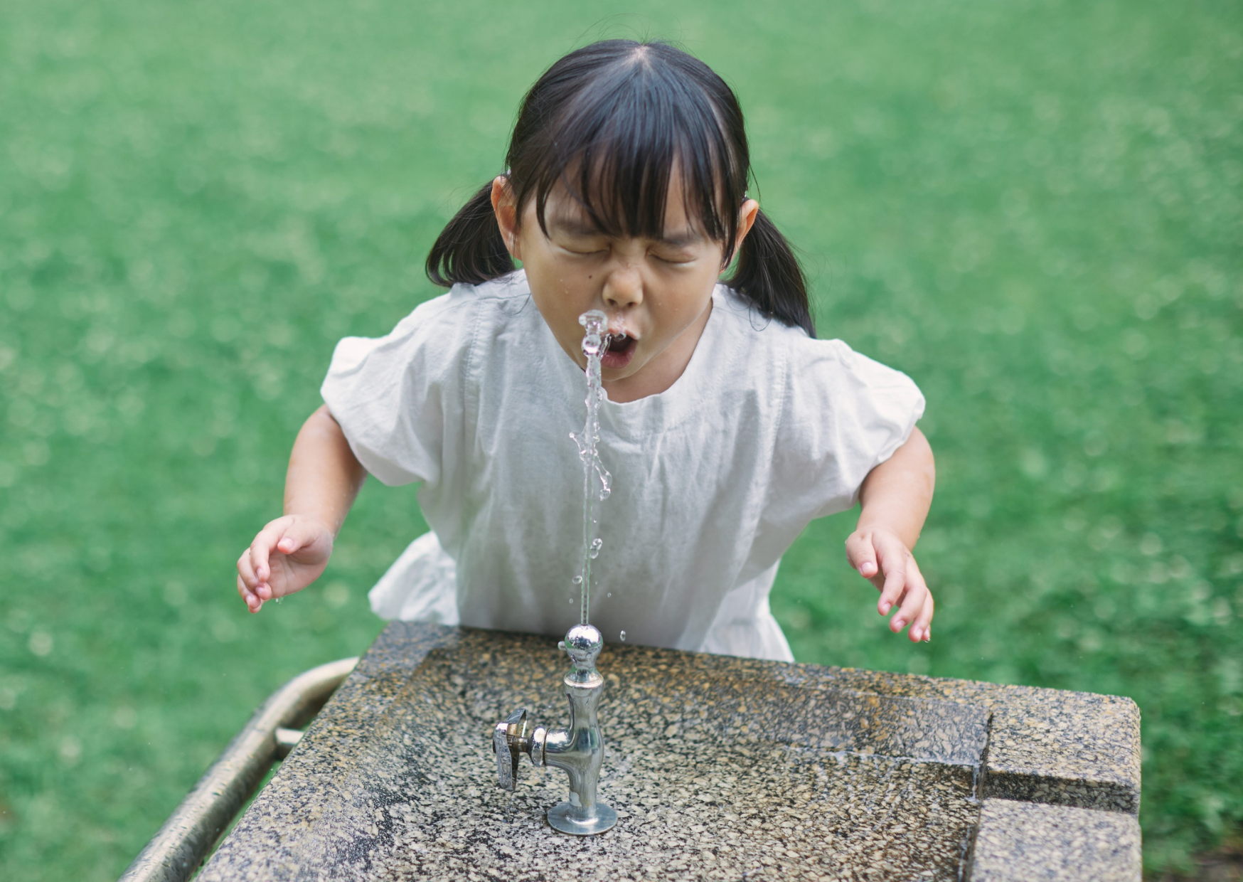 Europeans Wash Their Face With This Water 6