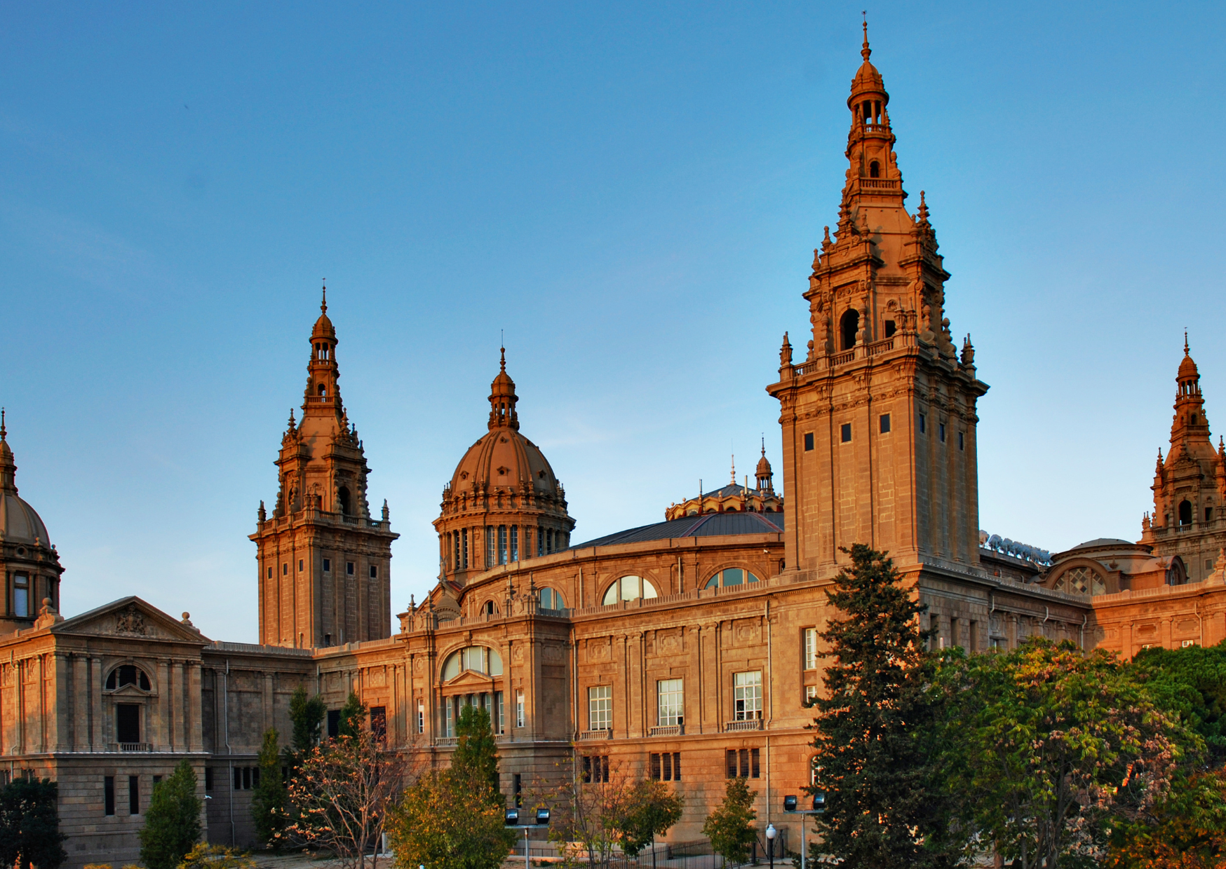 Why Speaking English in These 5 Restaurant Districts Doubles Your Bill 3 Barcelona 4