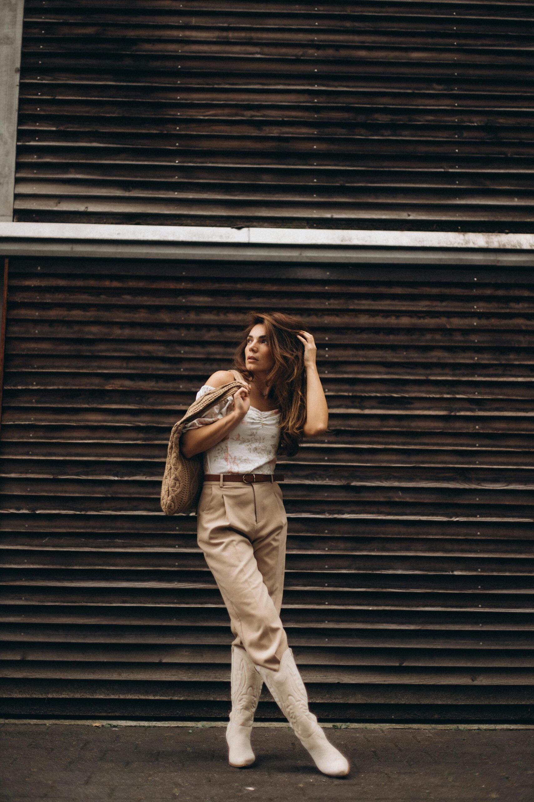 Why French Women Never Wear These 5 Things American Women Always Do 8 pexels photo 29234827 scaled