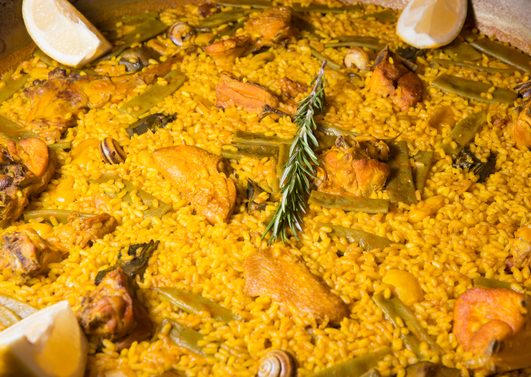 The Paella Rules Valencians Follow That Make American Versions Look Like Rice Disasters 1 Paella rules 2 1