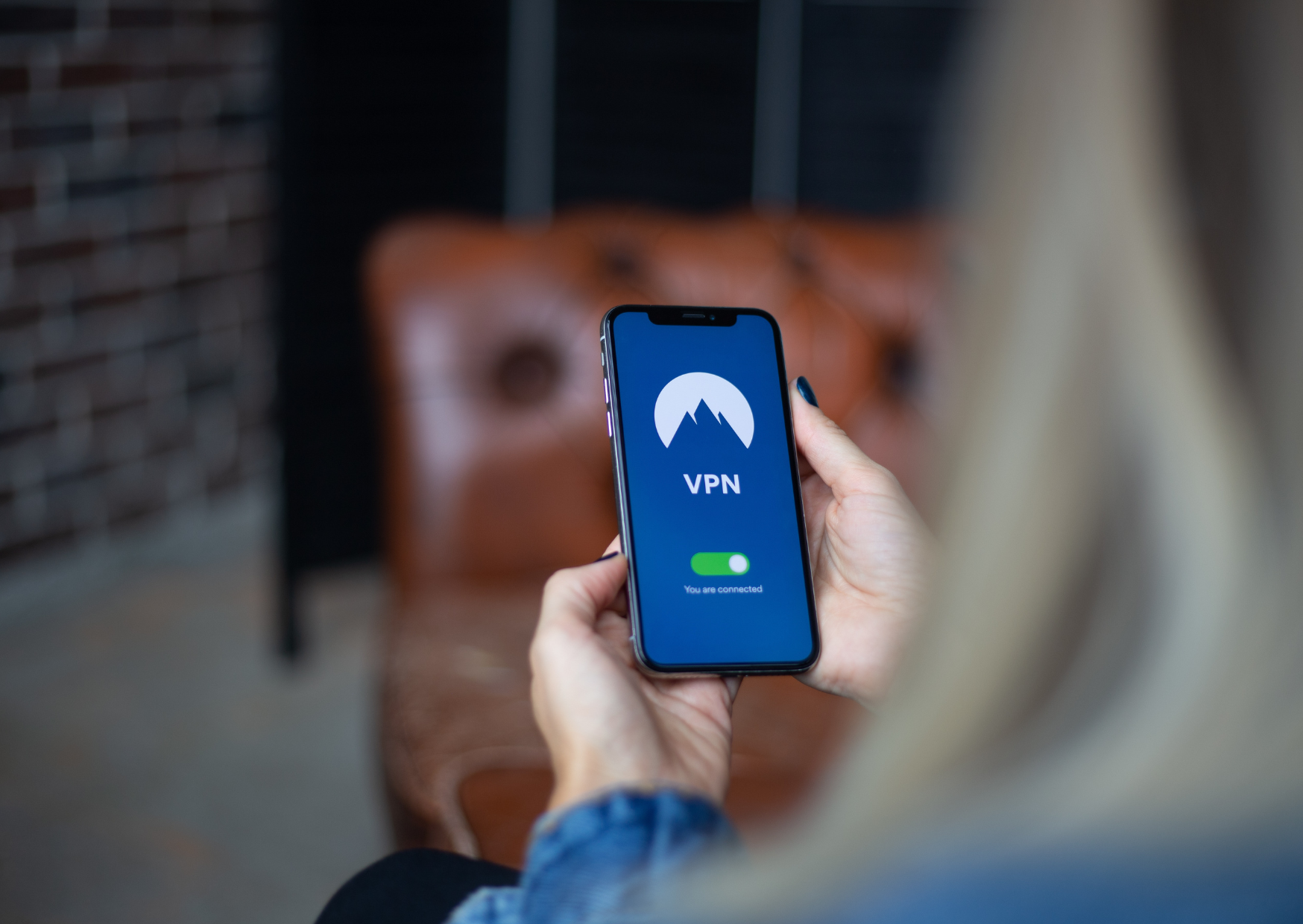 Why Flights Get Cheaper When You Book from This VPN Location 5 VPN connecting to internet 2