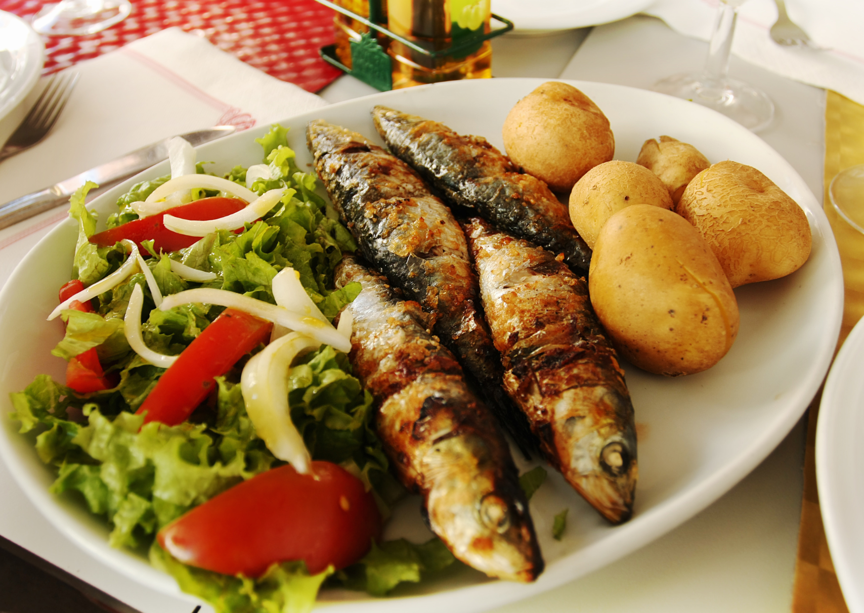 I Ate Like a Portuguese Grandmother for 2 Months That Made My Bloodwork Look Different 6 Eating in Portugal