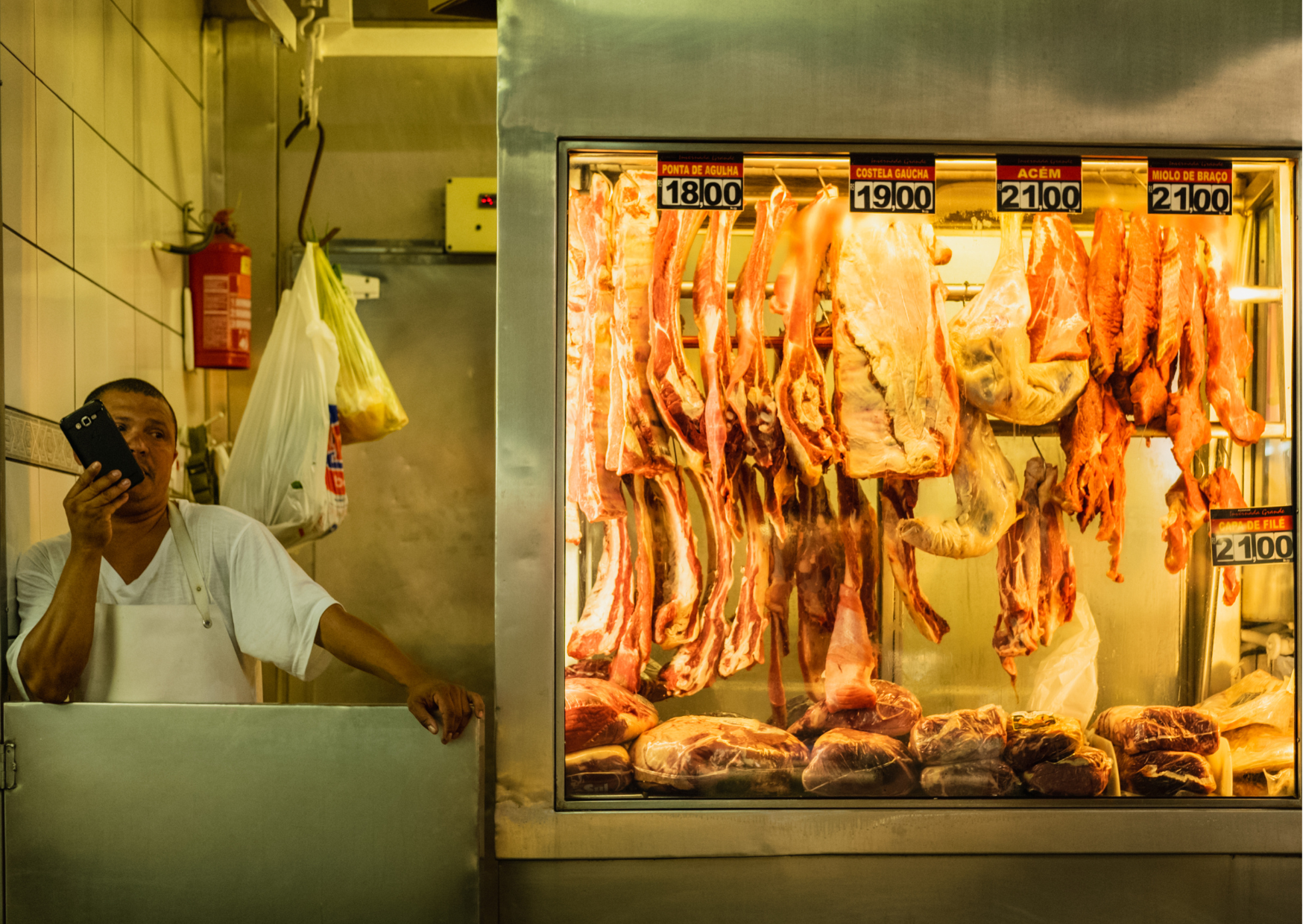 I Eliminated American Chicken for 45 Days After Learning What Europeans Won't Eat: Inflammation Markers Dropped 40% 1 american chicken