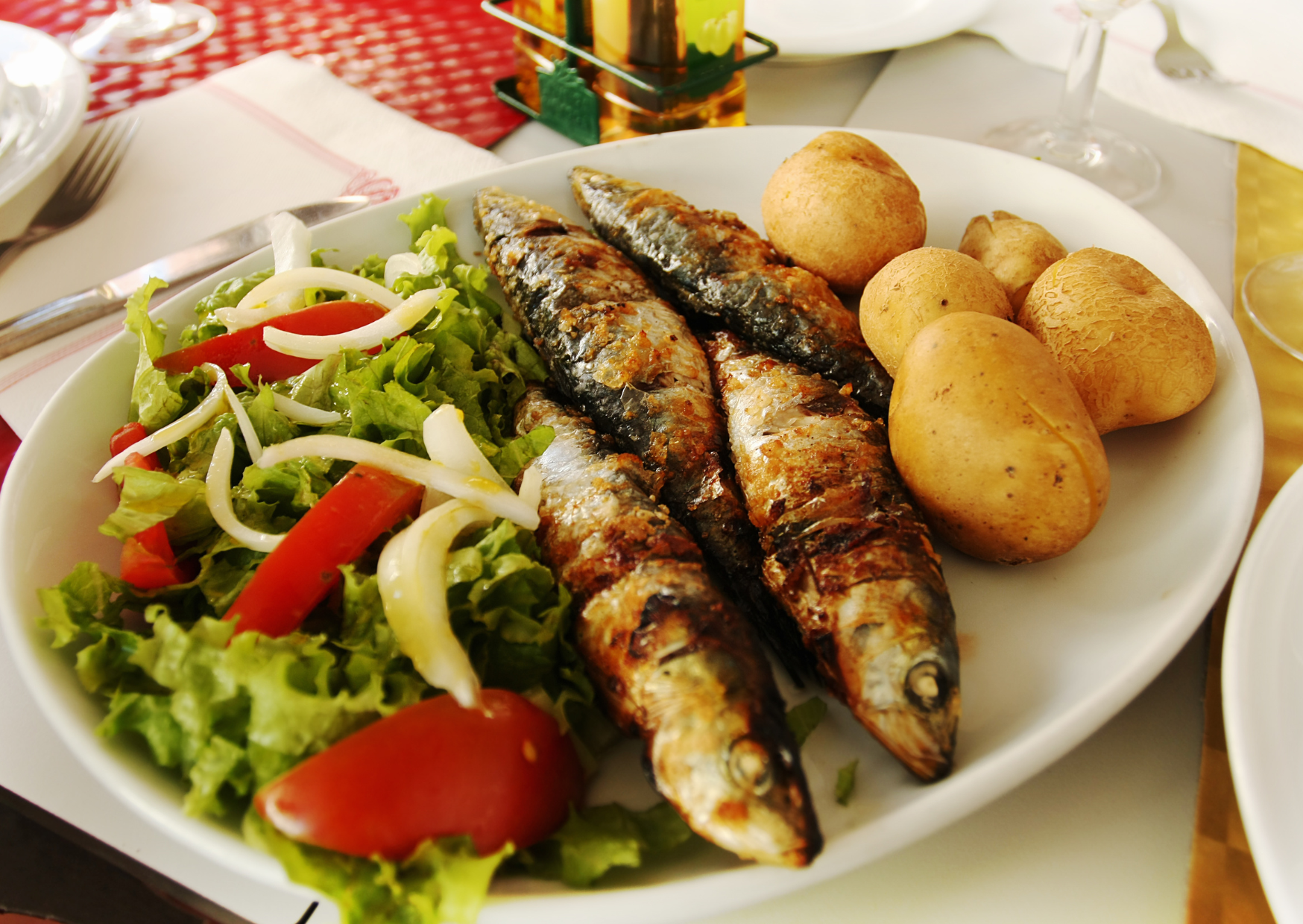 Americans Overcook Fish Every Time Portuguese Method Takes 8 Minutes 1 Portuguese pan seared fish
