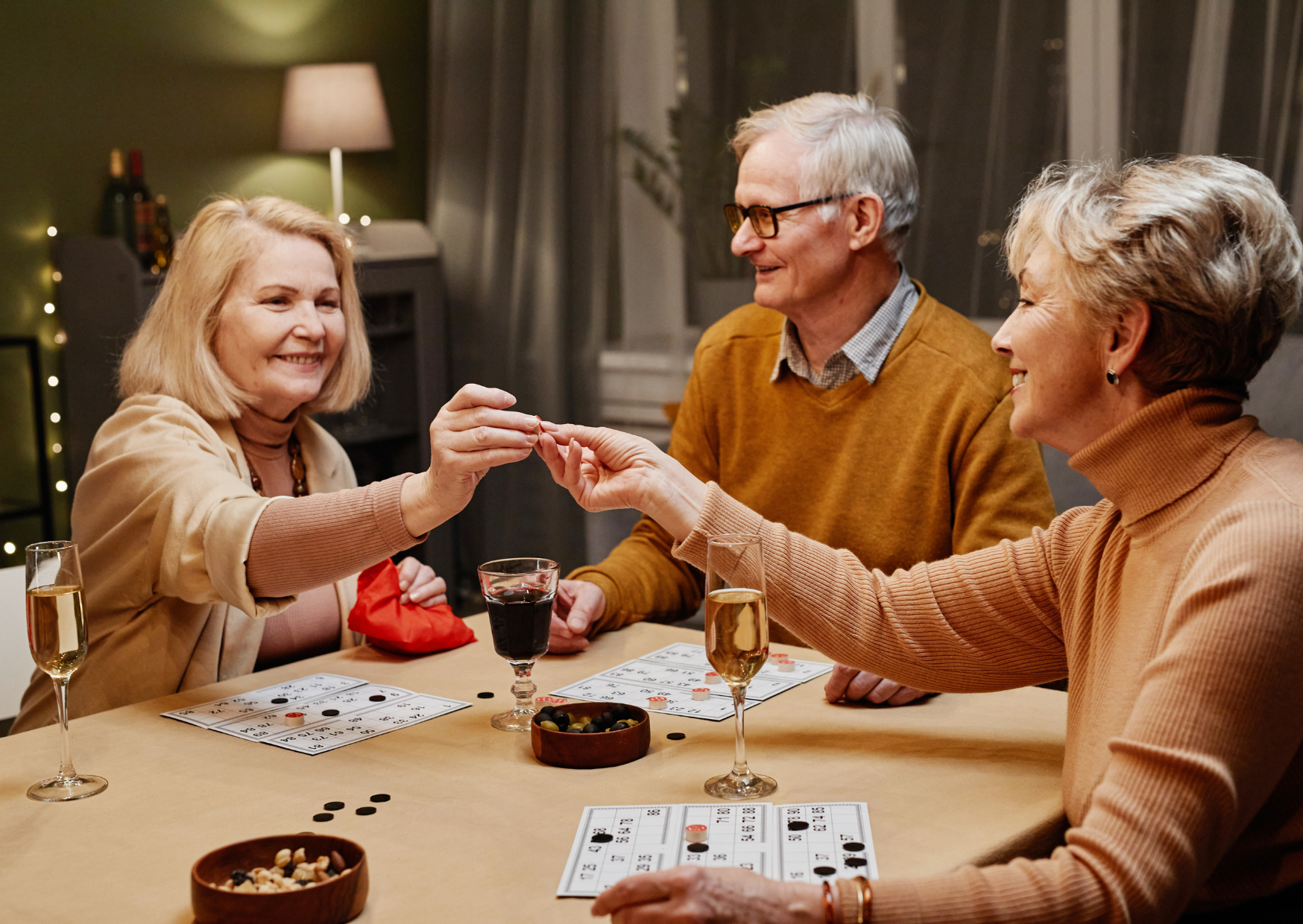 The Tennessee Couple Who Retired To Spain With $245,000 At 60: Why Their Balance Grew At 67 3 old people in Spain 5