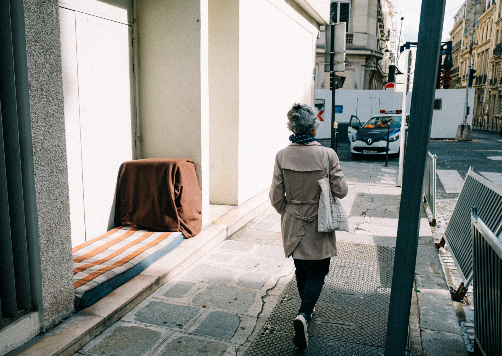 10 Daily Habits French Women Over 60 Consider Non-Negotiable That Americans Forget After 50 1 french habit 2