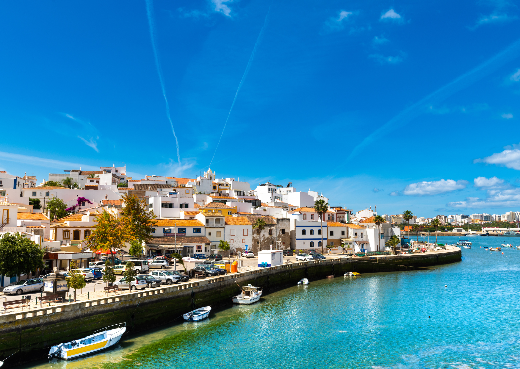 He Retired To The Algarve With $98,000 At 62: At 69 He's More Comfortable Than His American Friends With $800K 3 local home in Algarve 6
