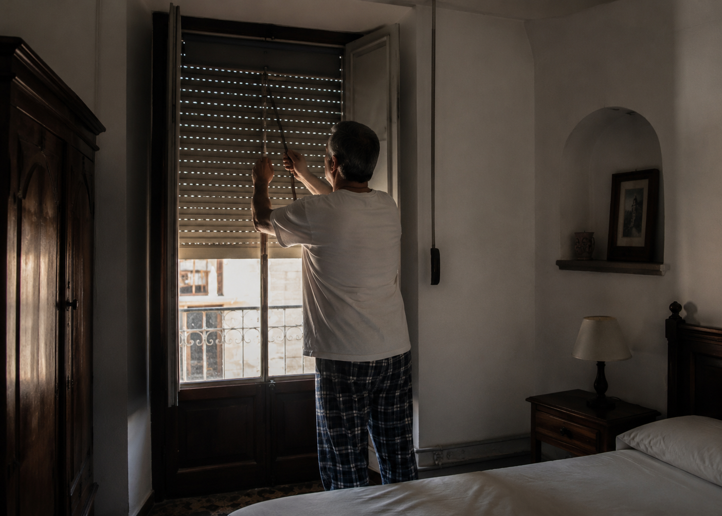 9 Bedroom Standards Spanish Households Keep That American Bedrooms Quietly Fail 1 spanish bedroom 8