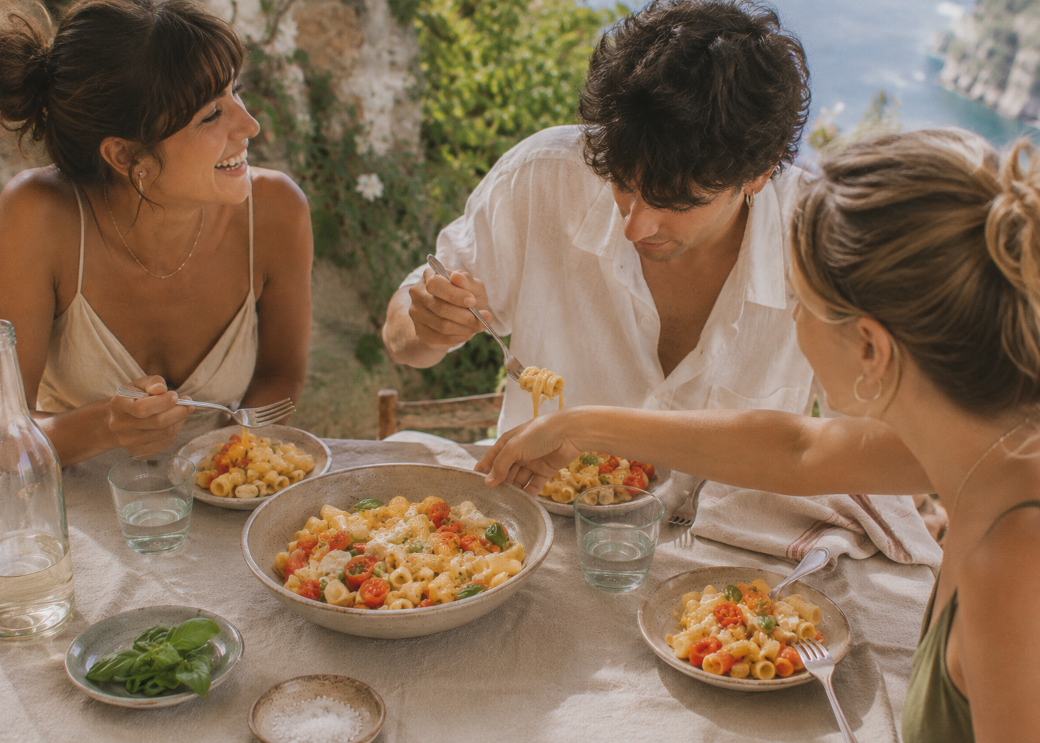 How To Make Italian Caprese Pasta For Summer Dinners: The Warm-Toss Method That Keeps It Fresh 5 caprese