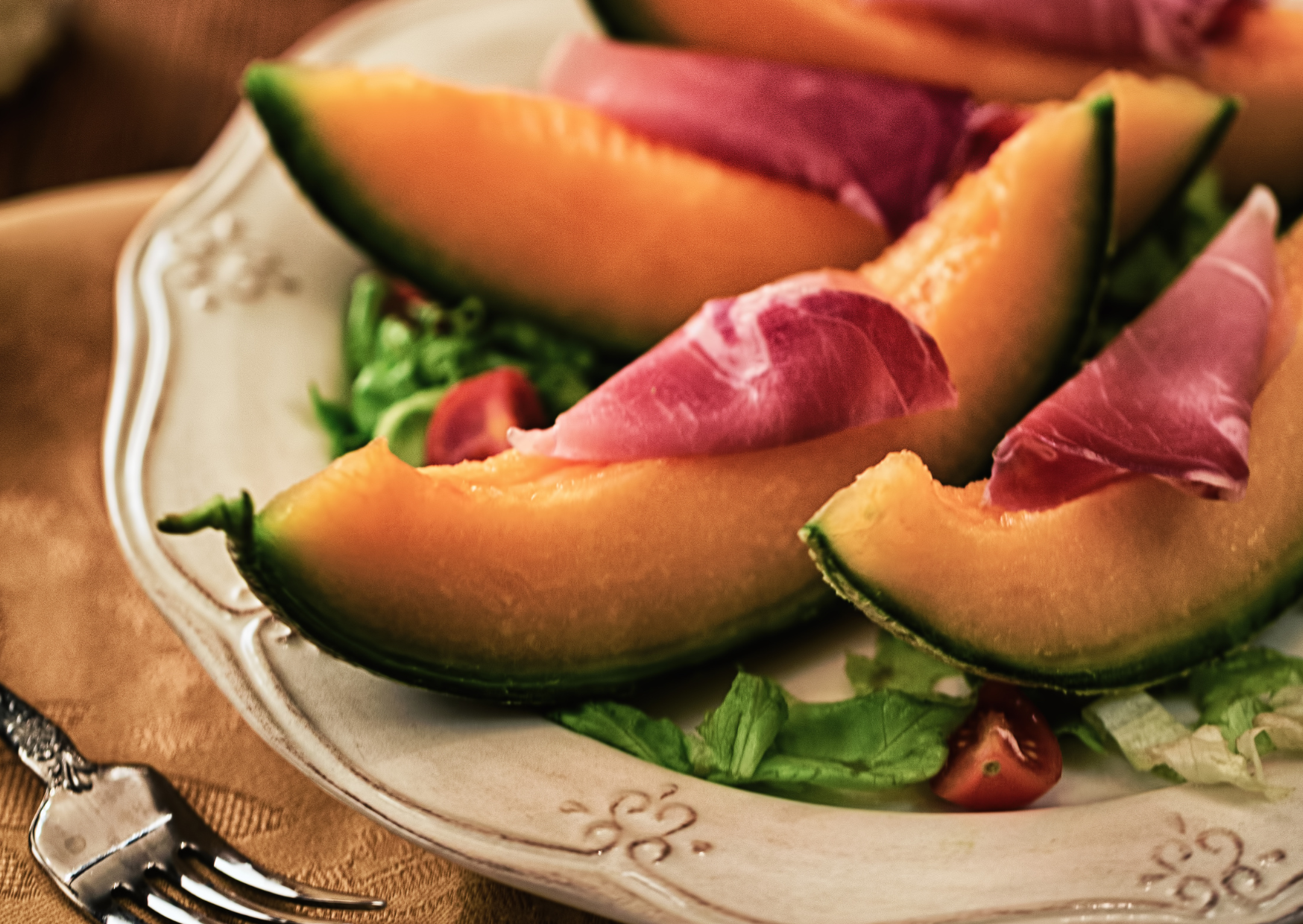 Melon With Ham Is Spain's August Dinner: Why the Pairing Works and How to Serve It 1 Melon con jamon 5